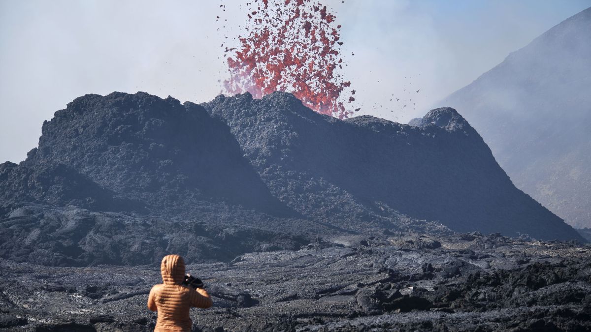 ¿Es seguro viajar a Islandia ante la inminente erupción del volcán? Esto es lo que recomienda Exteriores