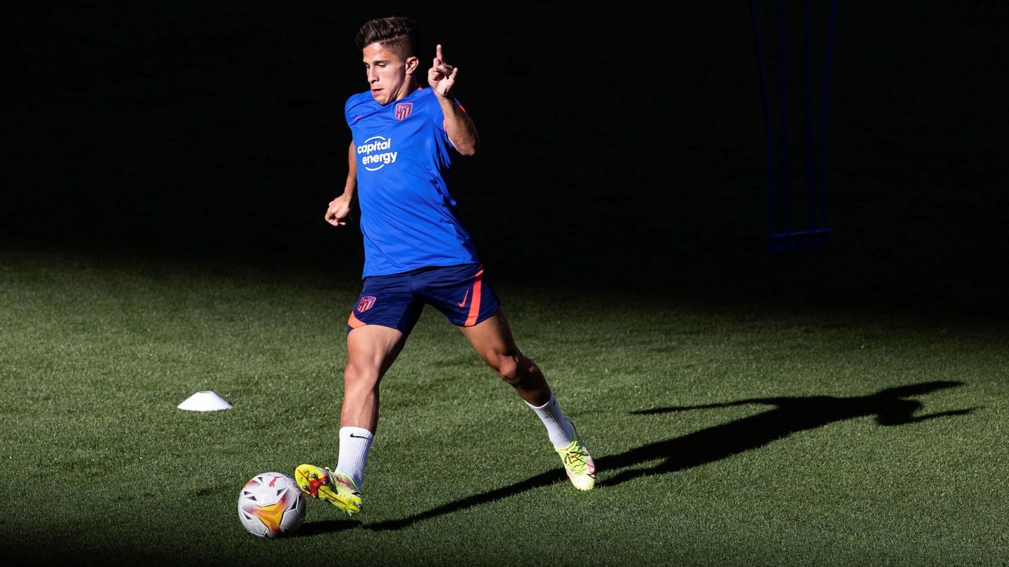 Giuliano Simeone, durante un entrenamiento con el Atlético de Madrid. (EFE/Rodrigo Jiménez)