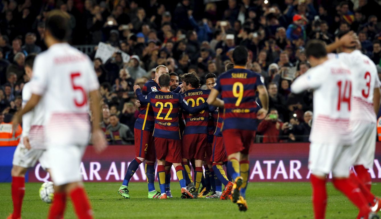 El Sevilla dio una buena imagen en el Camp Nou, pero acabó cediendo ante el empuje azulgrana (Reuters)