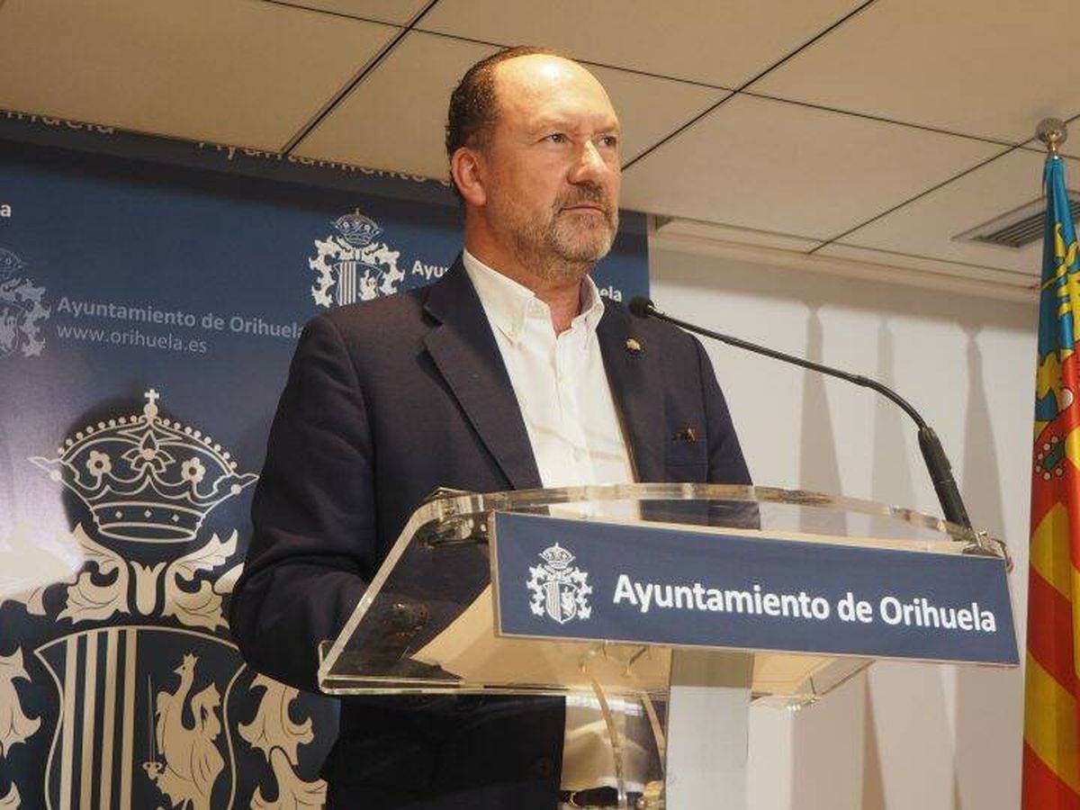 Foto: El alcalde de Orihuela, el popular Emilio Bascuñana. 