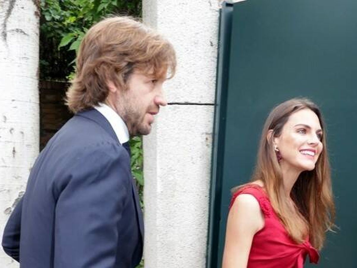 Foto: Rosauro Varo y Amaia Salamanca, en la boda de Willy Bárcenas. (Europa Press)