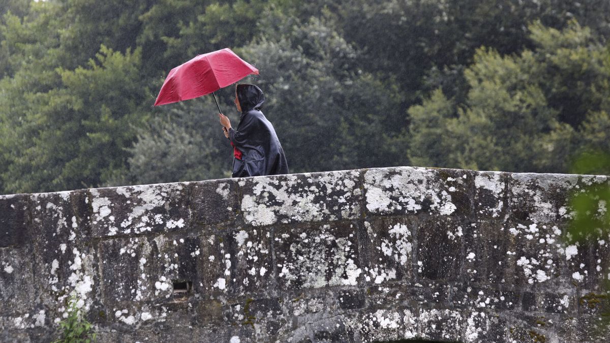 Una borrasca dejará fuertes lluvias en Galicia sin cambios en el tiempo en el resto del país