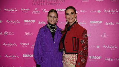 Look español y regalo sorpresa: la tarde más flamenca de Olivia Palermo en SIMOF