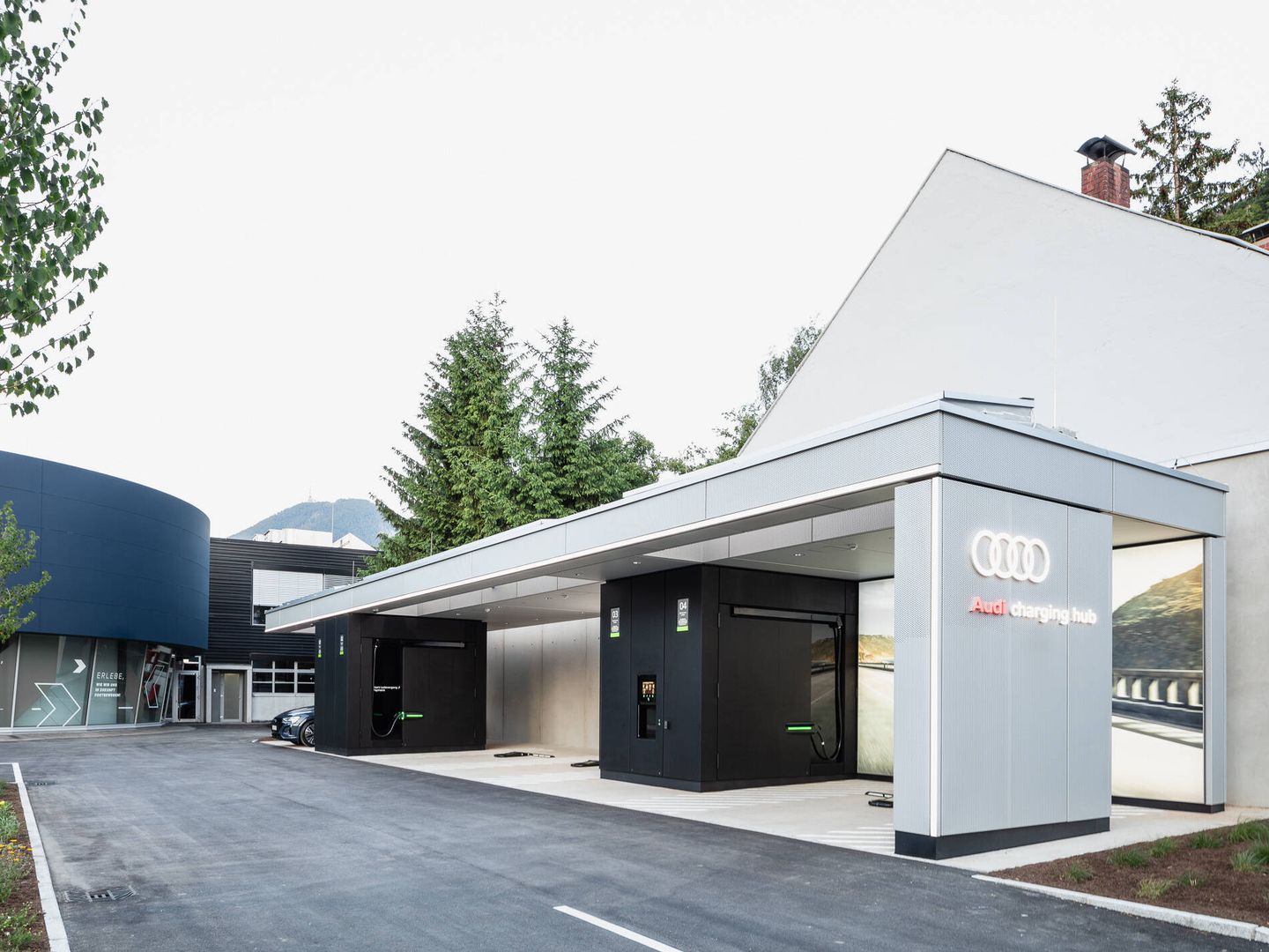 Audi ya tiene este concepto de estación de carga en ciudades como Zúrich, Berlín o Salzburgo.