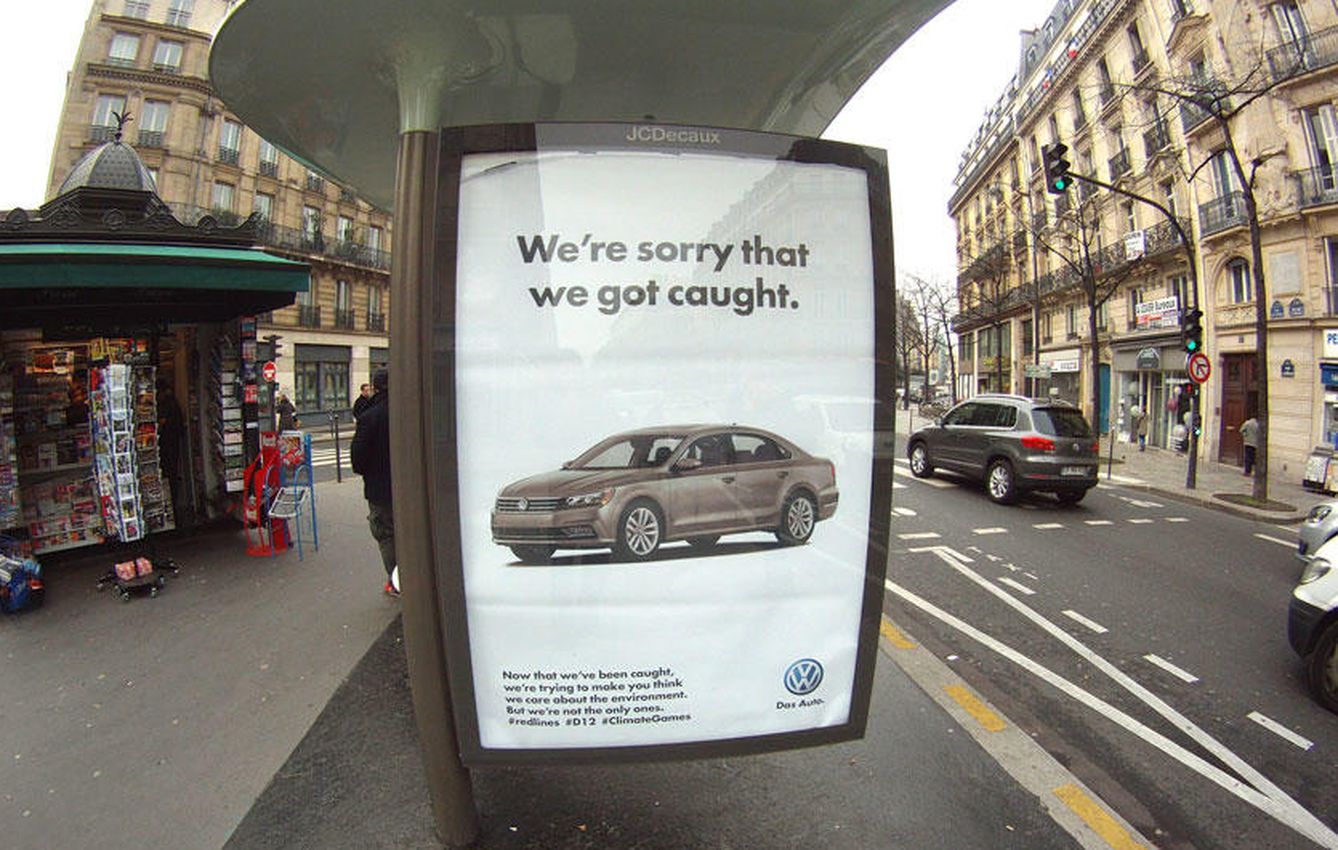 Marquesinas publicitarias 'desviadas' en París