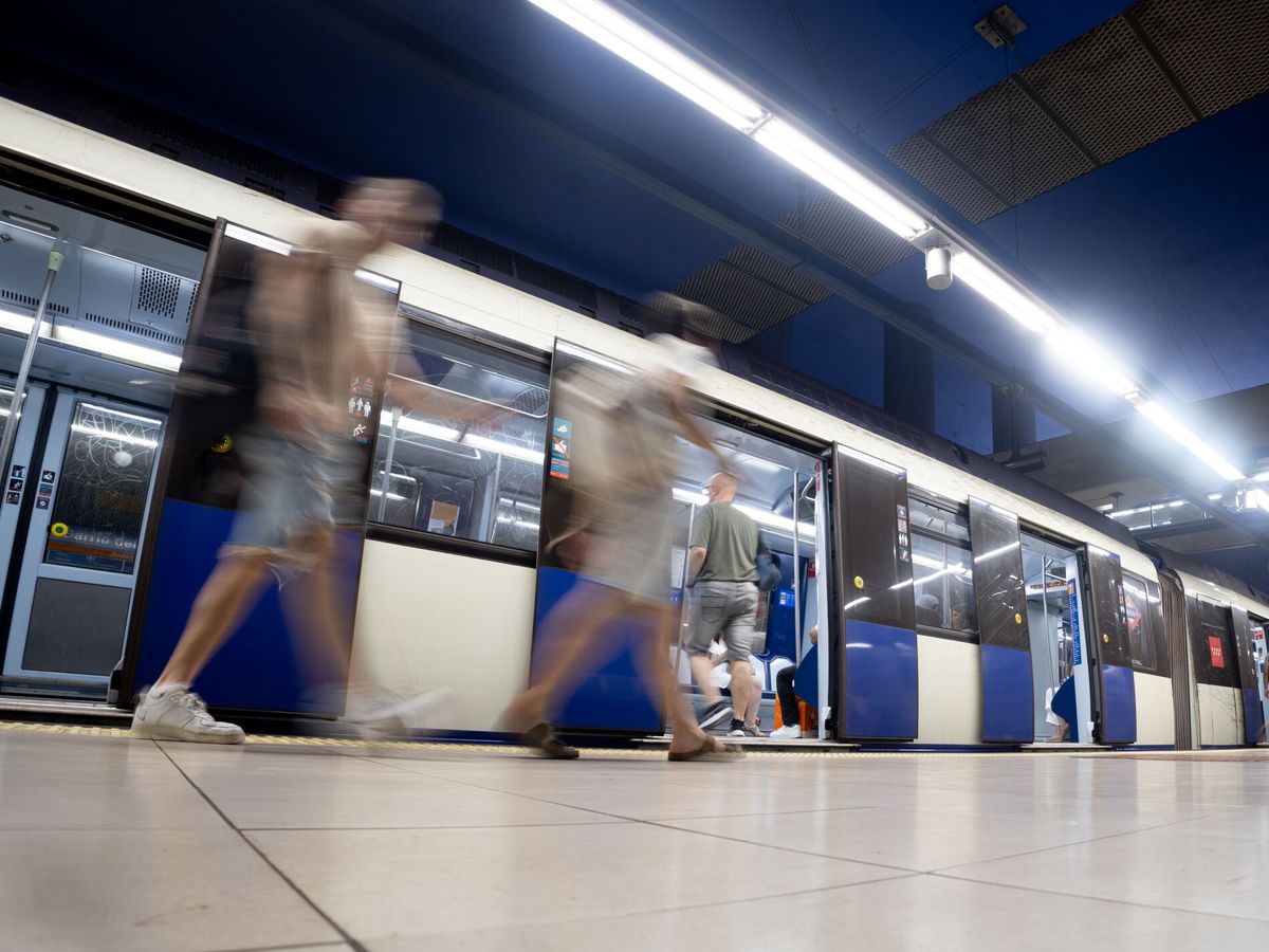 Foto: Metro de Madrid refuerza su servicio en diferentes líneas. (Europa Press/Eduardo Parra)