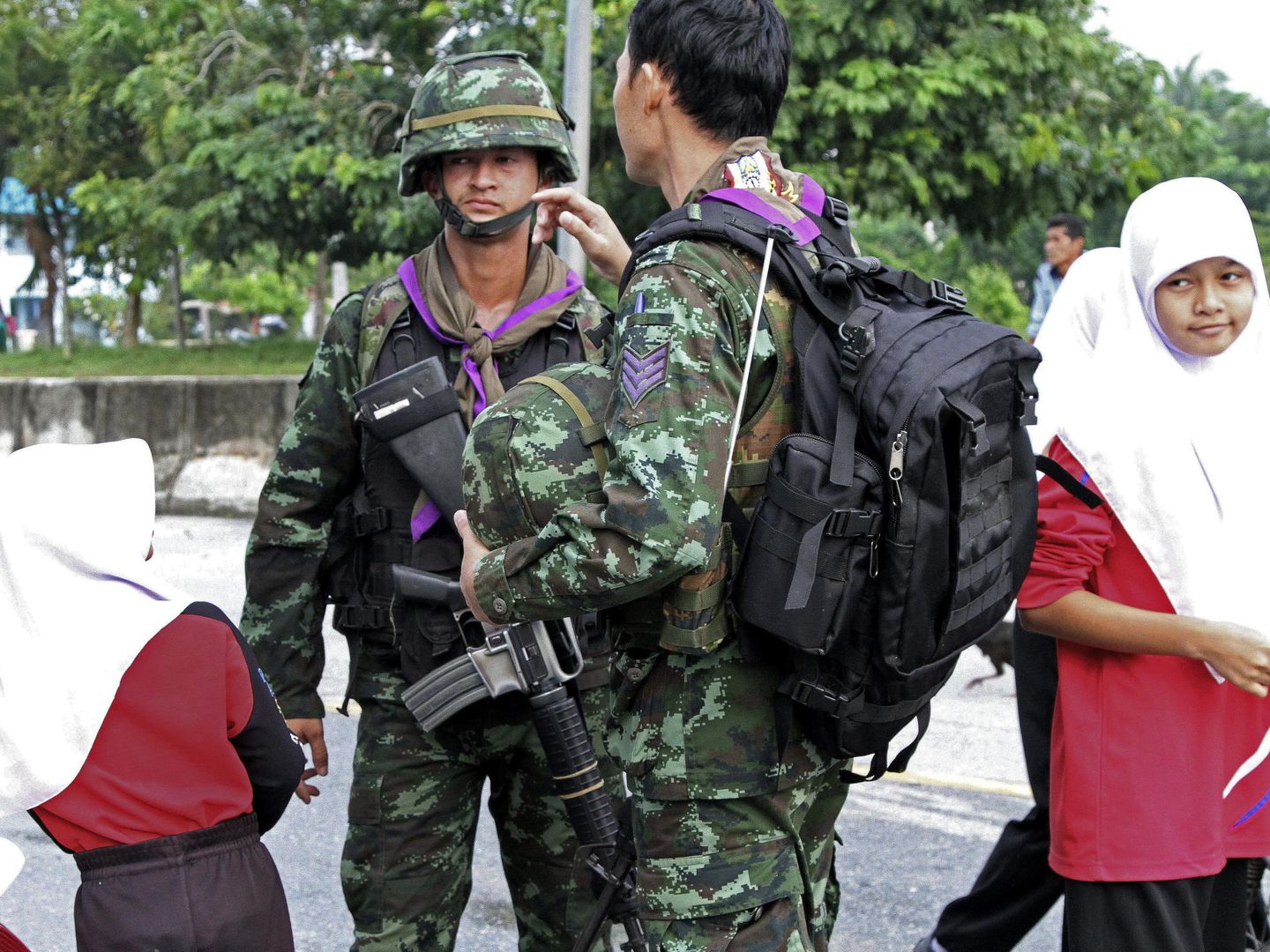 En esta región, algunos niños acuden al colegio con escolta militar (Efe).