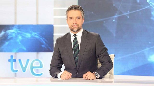 Carlos Franganillo sustituirá a Pedro Piqueras en 'Informativos Telecinco 21:00'. (TVE)