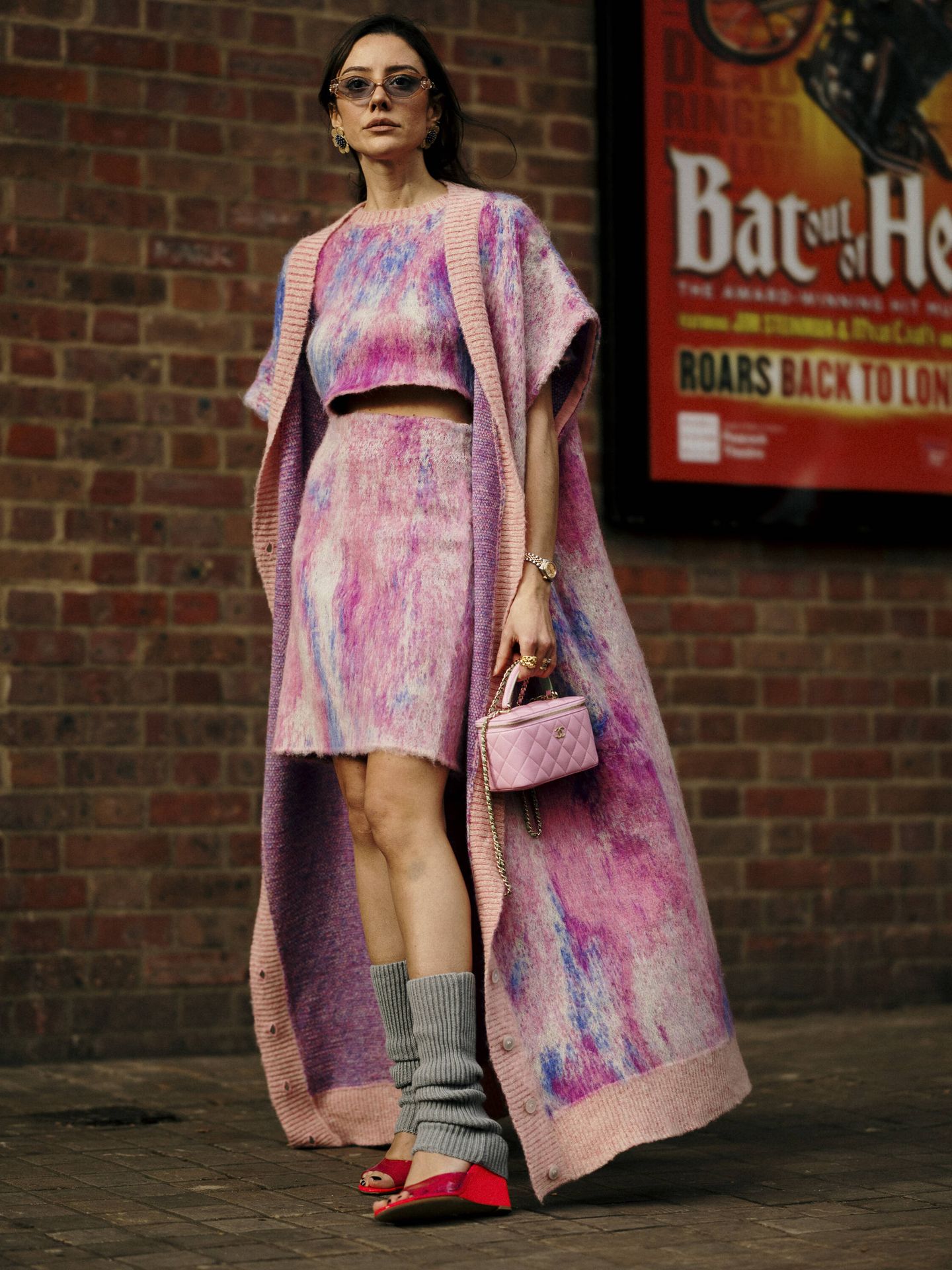 Un look colorido con calentadores visto en la semana de la moda de Londres. (Launchmetrics Spotlight)