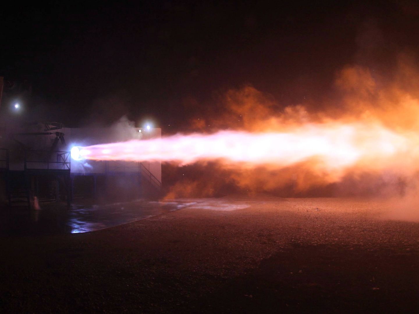 Los motores Raptor, en plena prueba. (Foto: SpaceX)