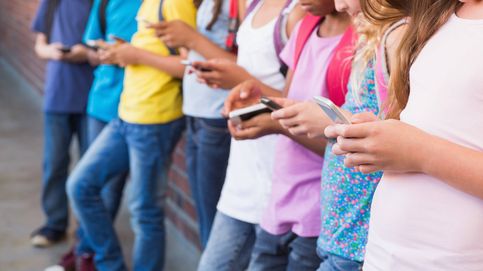 ¿Tu hijo estrena su primer móvil? Trucos y 'apps' para configurarlo (y evitar sustos)