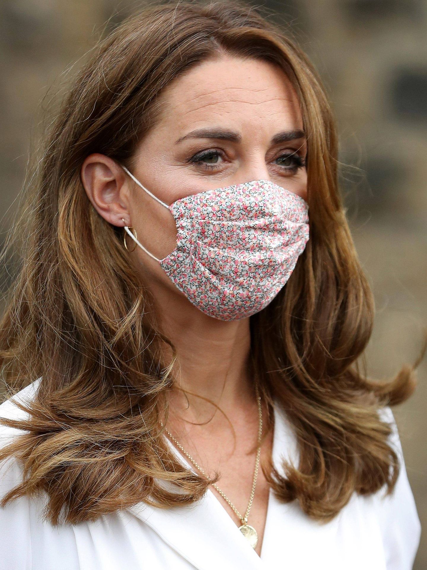 El nuevo corte de pelo de Kate Middleton no se ha olvidado de las capas largas para darle más volumen a la melena. (Cordon press)