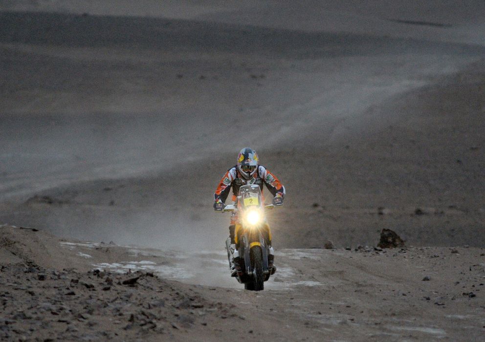 Foto: Marc Coma durante la décima etapa del Dakar (Efe).