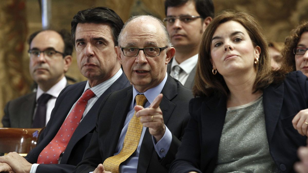 Roldán, Burgos, Ortega, Moreno... La ley de altos cargos, a la caza del falso currículo