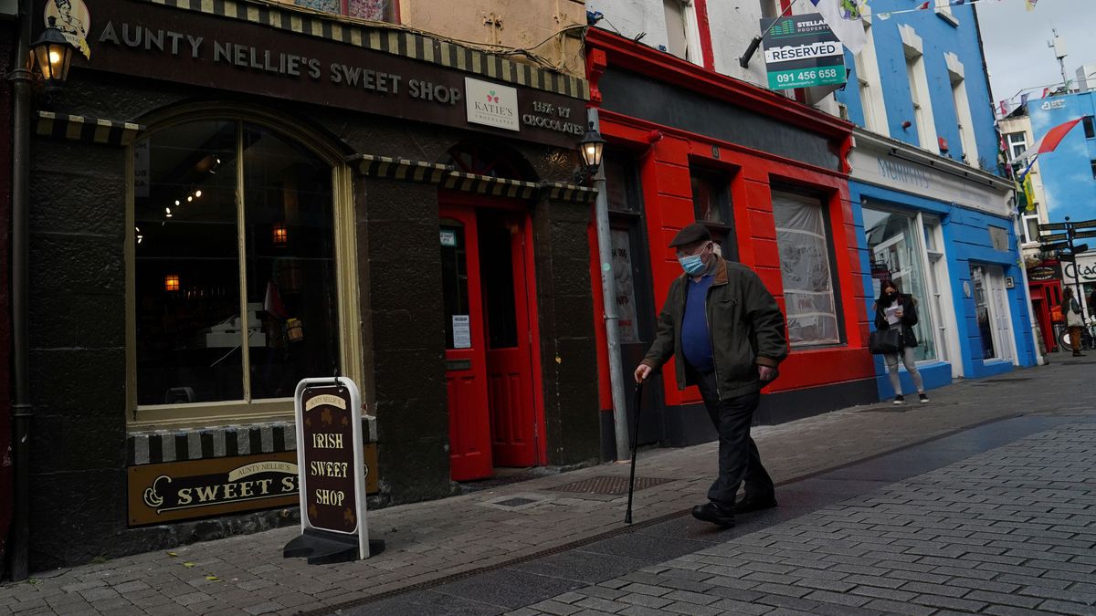 Irlanda amplía las restricciones pero ignora las recomendaciones sanitarias más rígidas