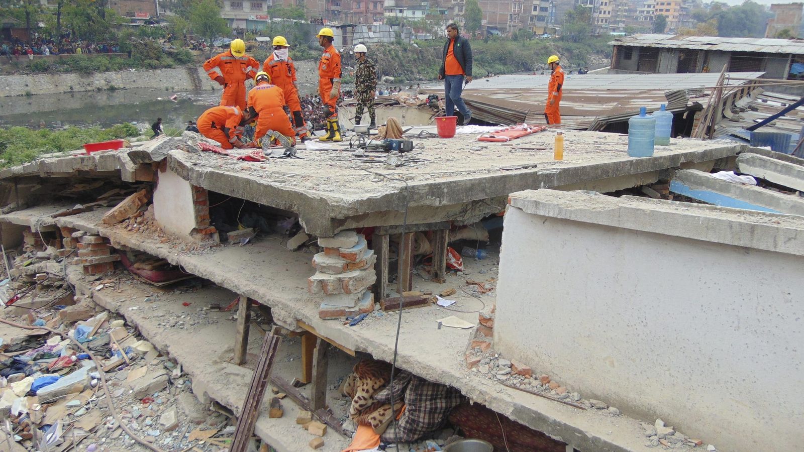 Foto: Operaciones de rescate en Nepal. (EFE)
