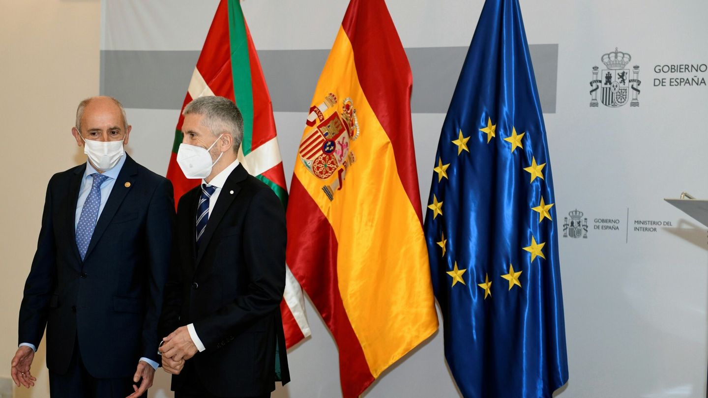Fernando Grande-Marlaska y Josu Erkoreka, durante la Junta de Seguridad del 18 de junio de 2021. (EFE)