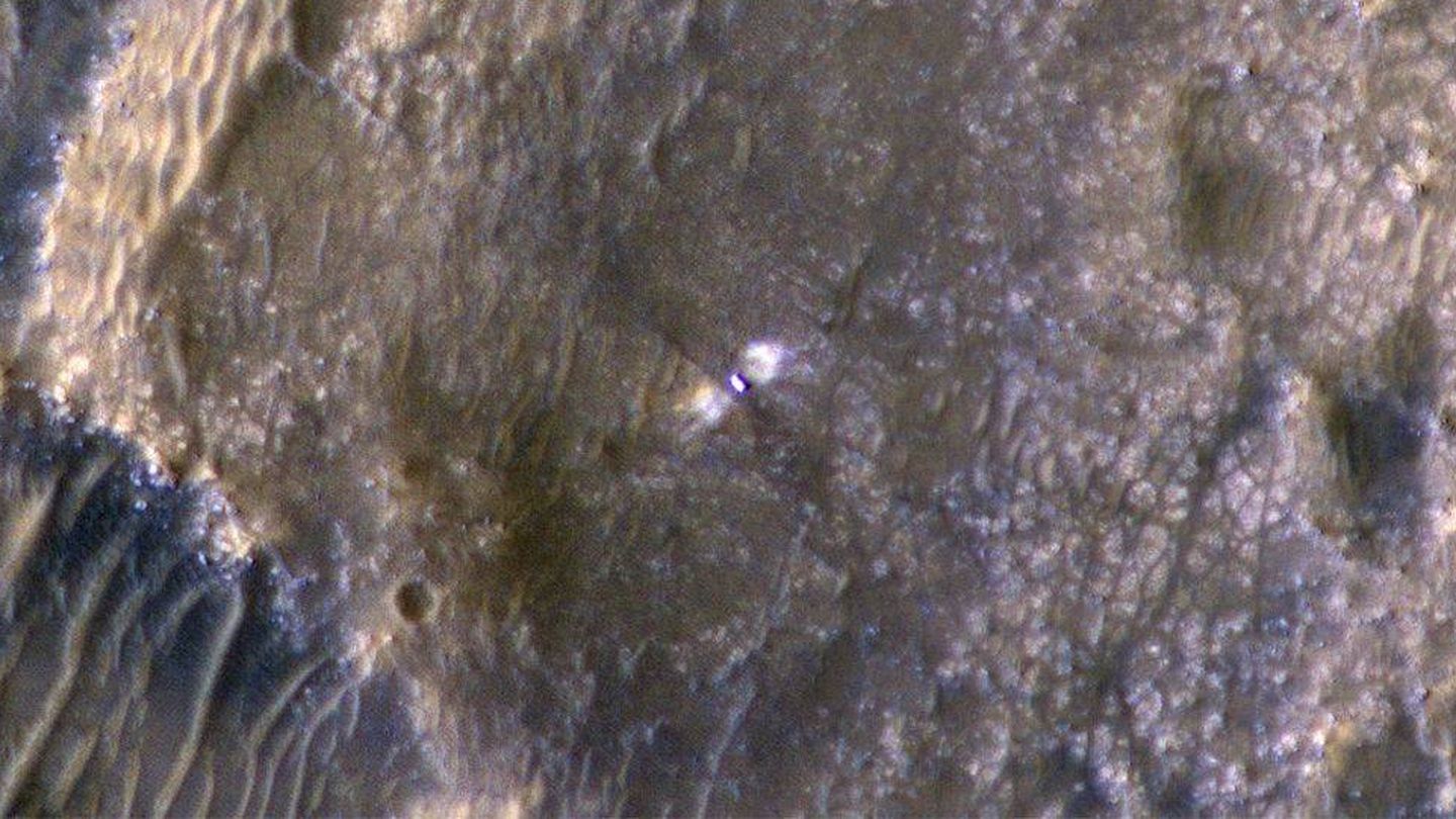 Imagen del lugar de aterrizaje, seis días después de que se posara el rover (NASA)