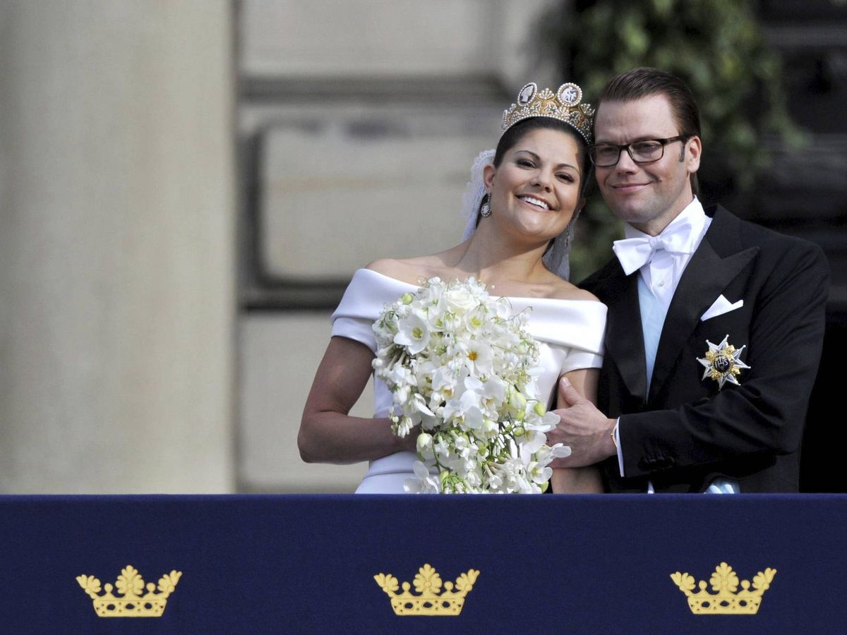 Foto: Victoria y Daniel de Suecia, el día de su boda. (EFE)