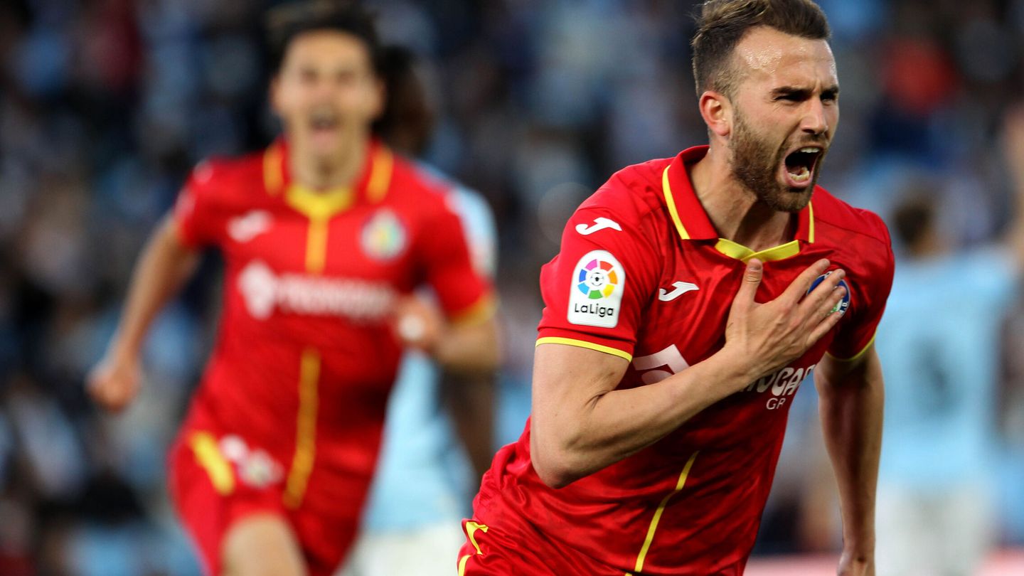 Borja Mayoral celebra un gol con la Roma