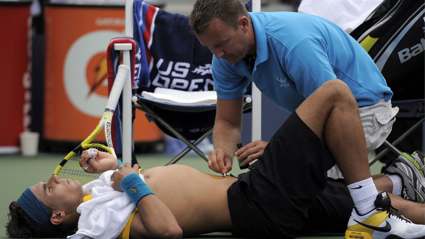 Nadal, atendido en el US Open de 2009 por un dolor abdominal. (EFE)