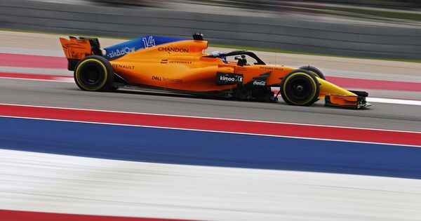 Foto: Alonso no pudo completar ni una vuelta del Gran Premio de Estados Unidos (REUTERS)