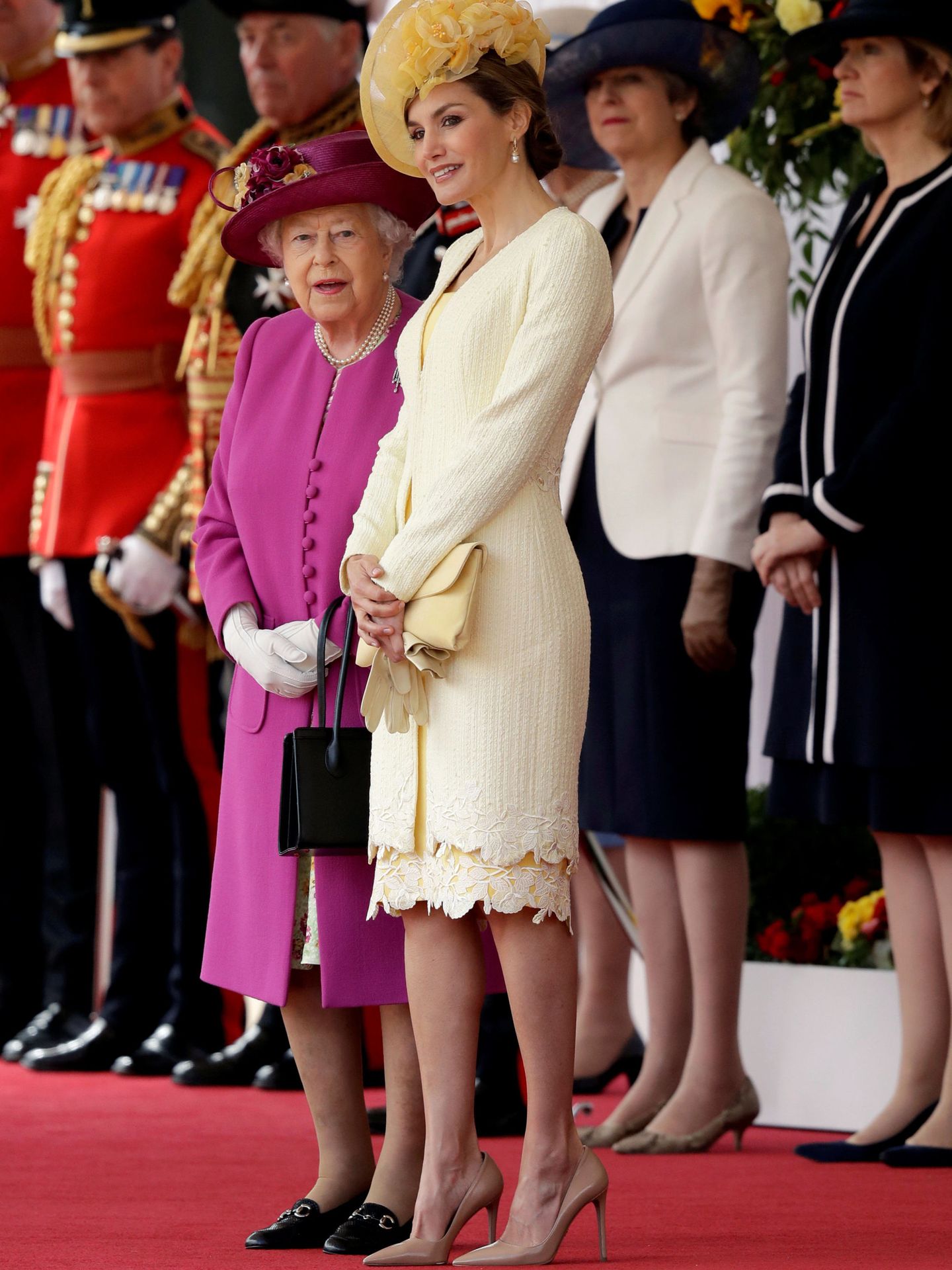 La reina Letizia, con Isabel II. (Reuters/Pool/Matt Dunham)