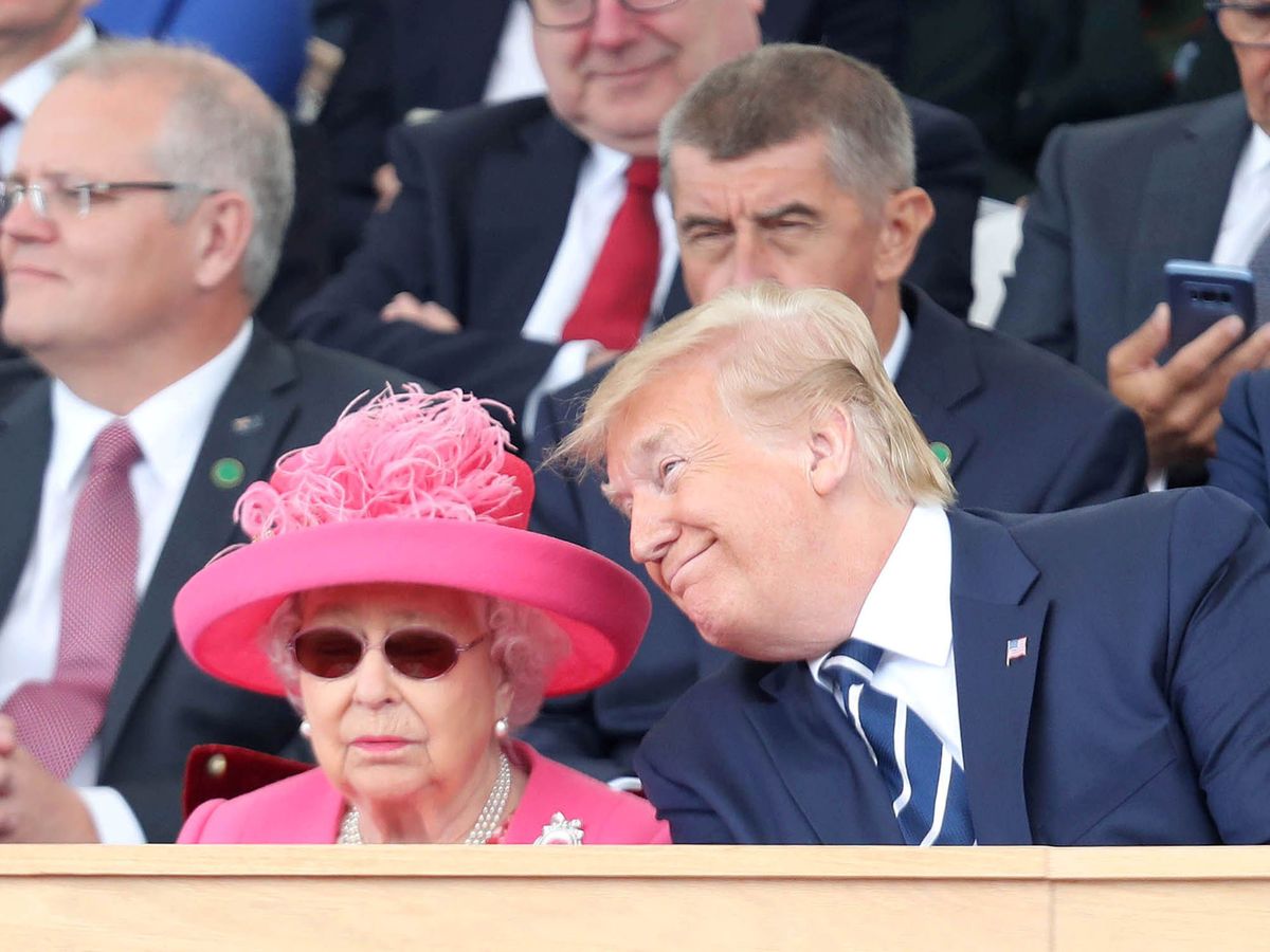 Foto: Donald Trump y la reina Isabel, el pasado julio. (Reuters)