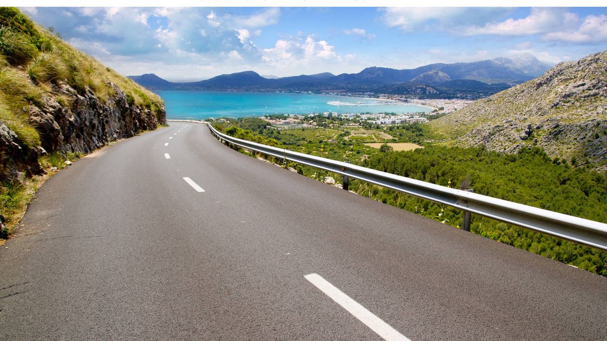7 carreteras españolas con paisajes increíbles que debes recorrer este verano