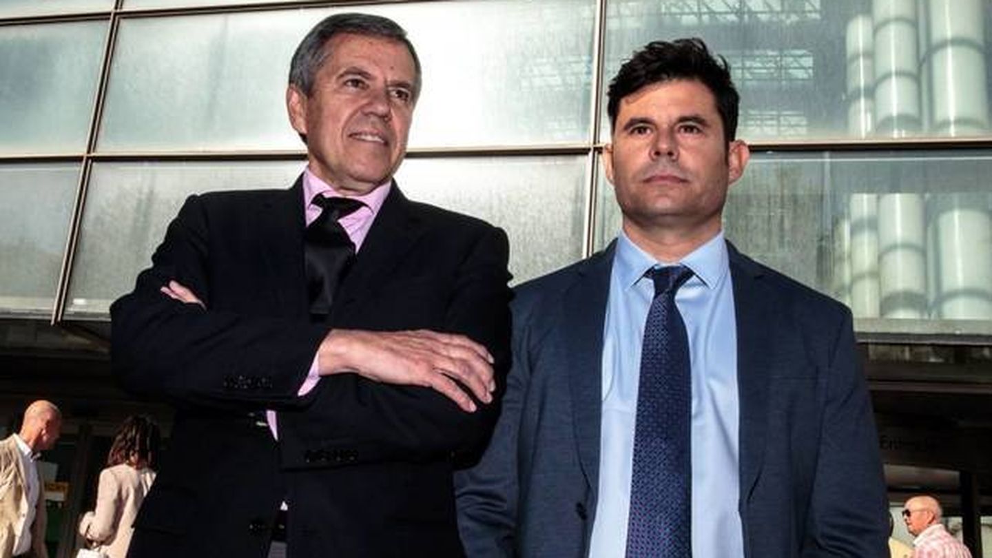 El abogado Fernando Osuna junto a Javier Sánchez Santos. (EFE)