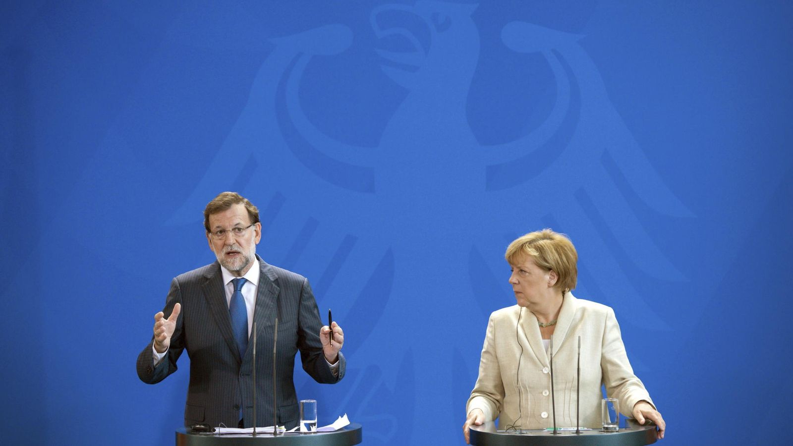 Foto: El presidente del Gobierno español, Mariano Rajoy, y la canciller alemana, Angela Merkel. (EFE)