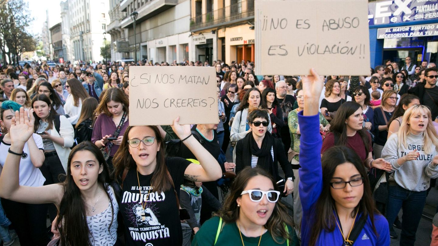 Protesta contra la sentencia en Zaragoza. (EFE)