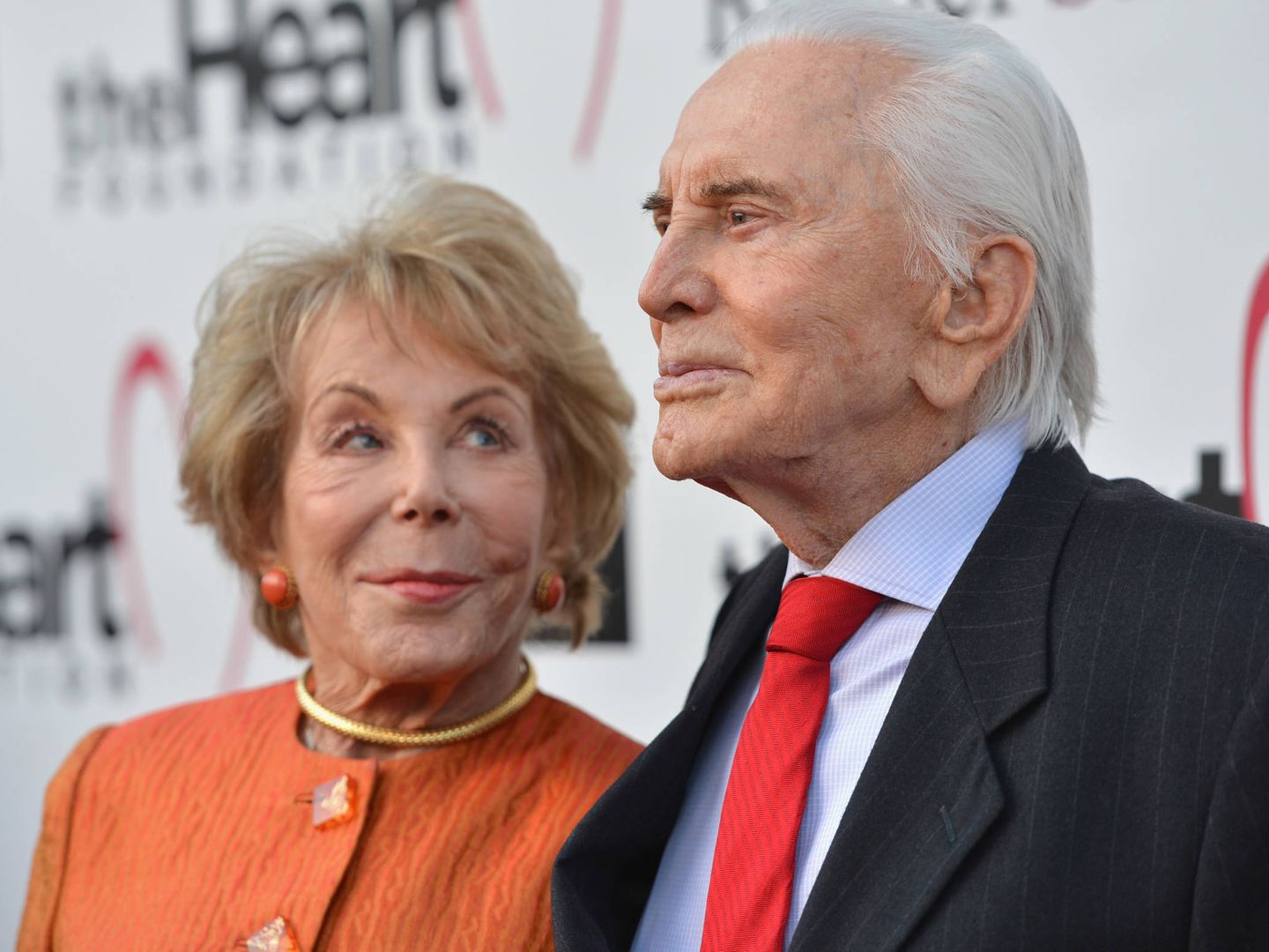 Kirk y su mujer, Anne, en una imagen de archivo. (Reuters)
