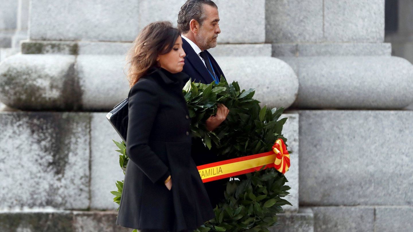  Marta y Jaime, en la exhumación de los restos de Franco.