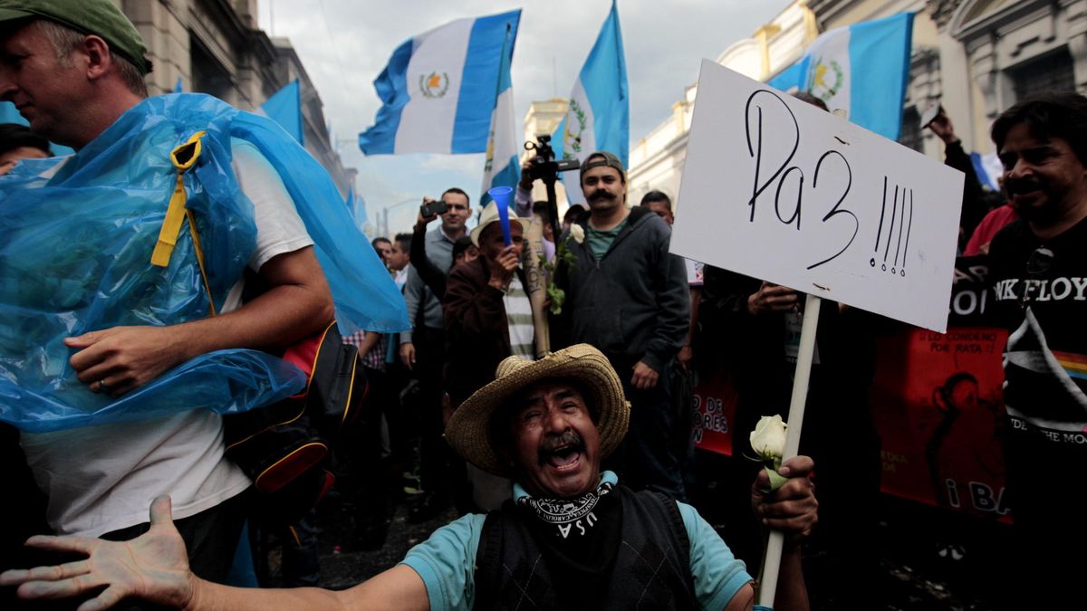 Manual para expulsar a un presidente corrupto, según los guatemaltecos 