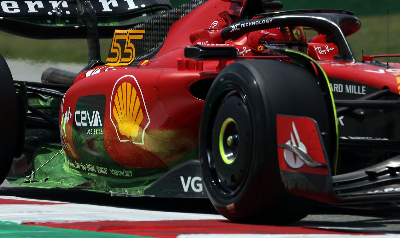 Los pontones laterales del Ferrari, principal diferencia. (Reuters/Nacho Doce)