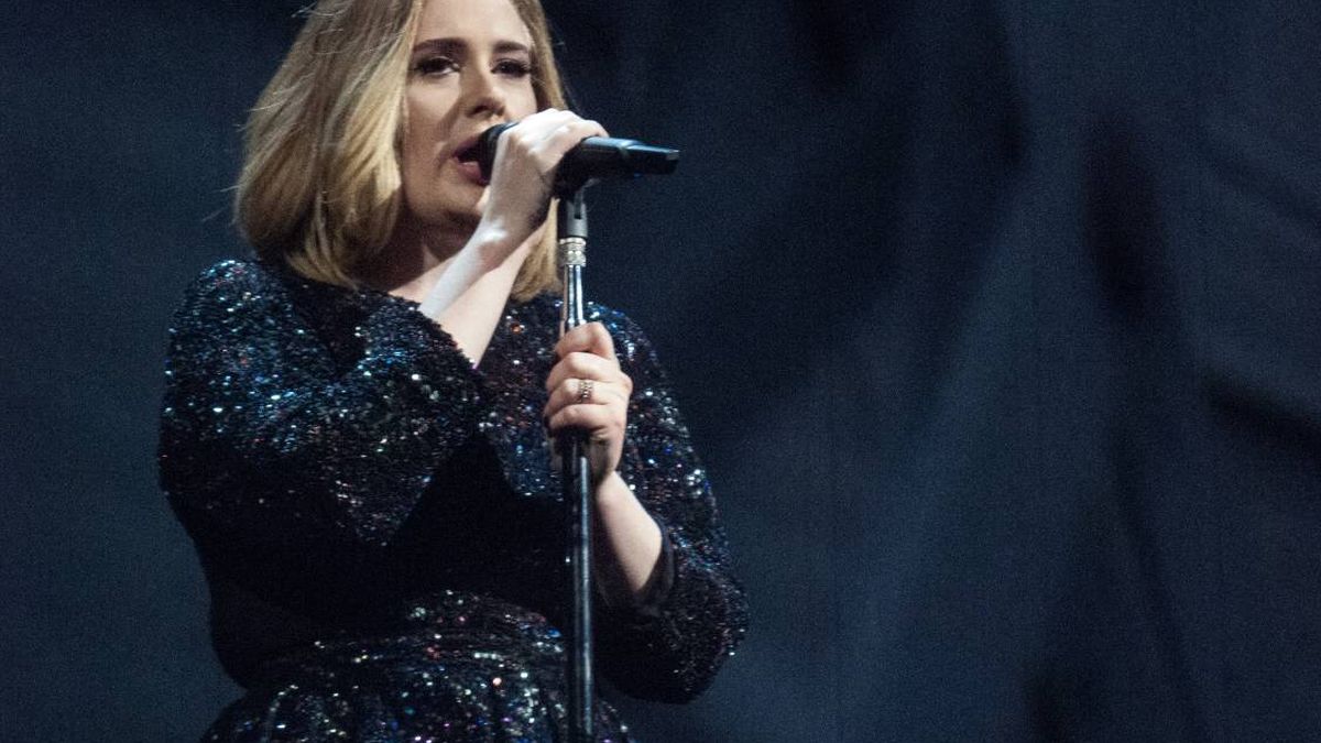 La 'bronca' de Adele a una fan: "Deja de grabarme y disfruta del concierto"