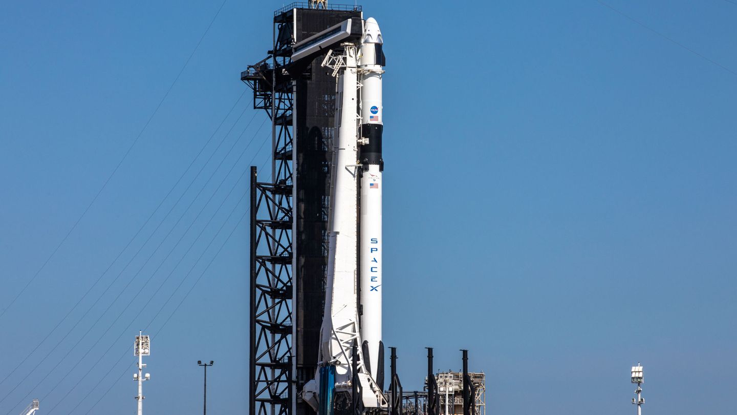 Un Falcon 9 de SpaceX con la cápsula Dragon en la punta. (Reuters)