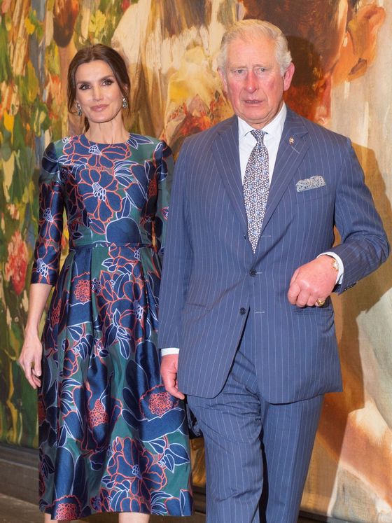 La Reina, con el entonces príncipe de Gales. (EFE/AMP)