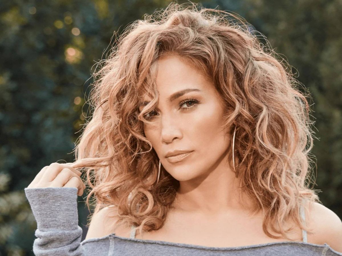 Foto: Jennifer Lopez, en una imagen promocional del último lanzamiento de Hers. (Cortesía)