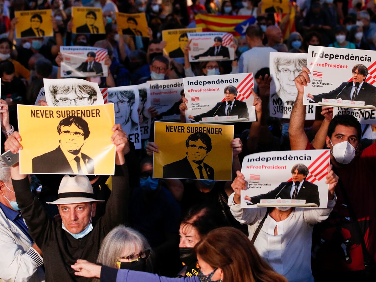 Foto: Protesta en apoyo a Puigdemont. (Reuters) 