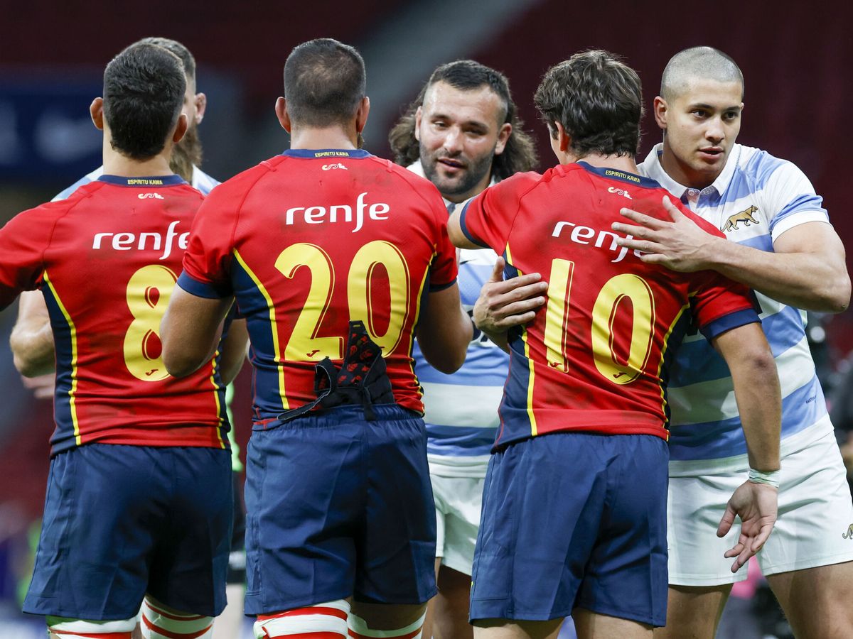 Foto: La Selección española saluda a sus homólogos de Argentina. (EFE/Mariscal)