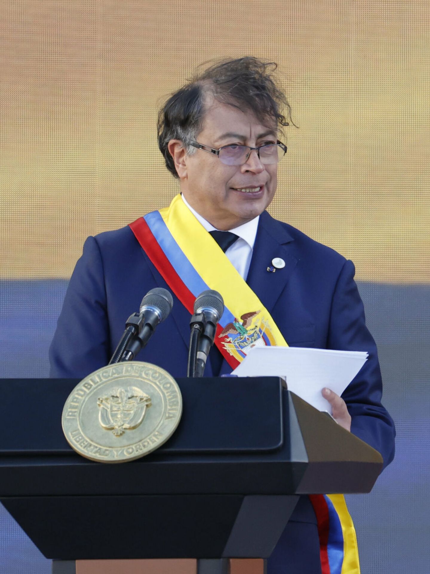 Gustavo Petro pronuncia su discurso de investidura. (EFE/Dueñas)