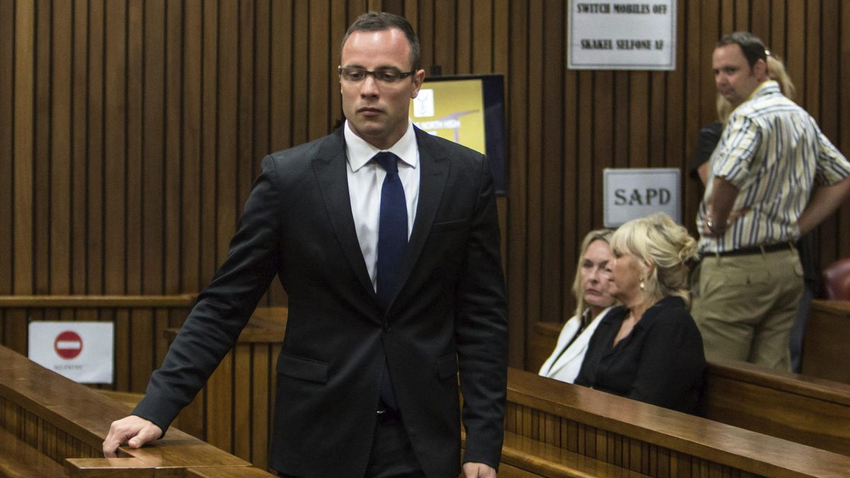 Oscar Pistorius encargó seis armas de fuego antes de matar a tiros a su novia