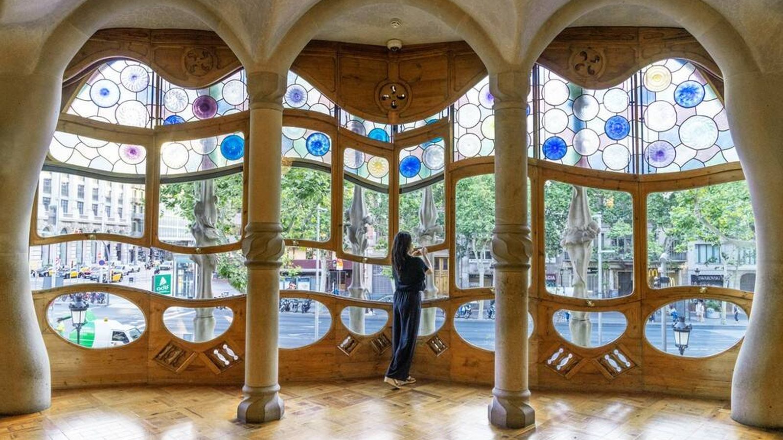 El Palau Güell descubre el lado más desconocido de Antoni Gaudí en una exposición sobre sus innovadoras ventanas