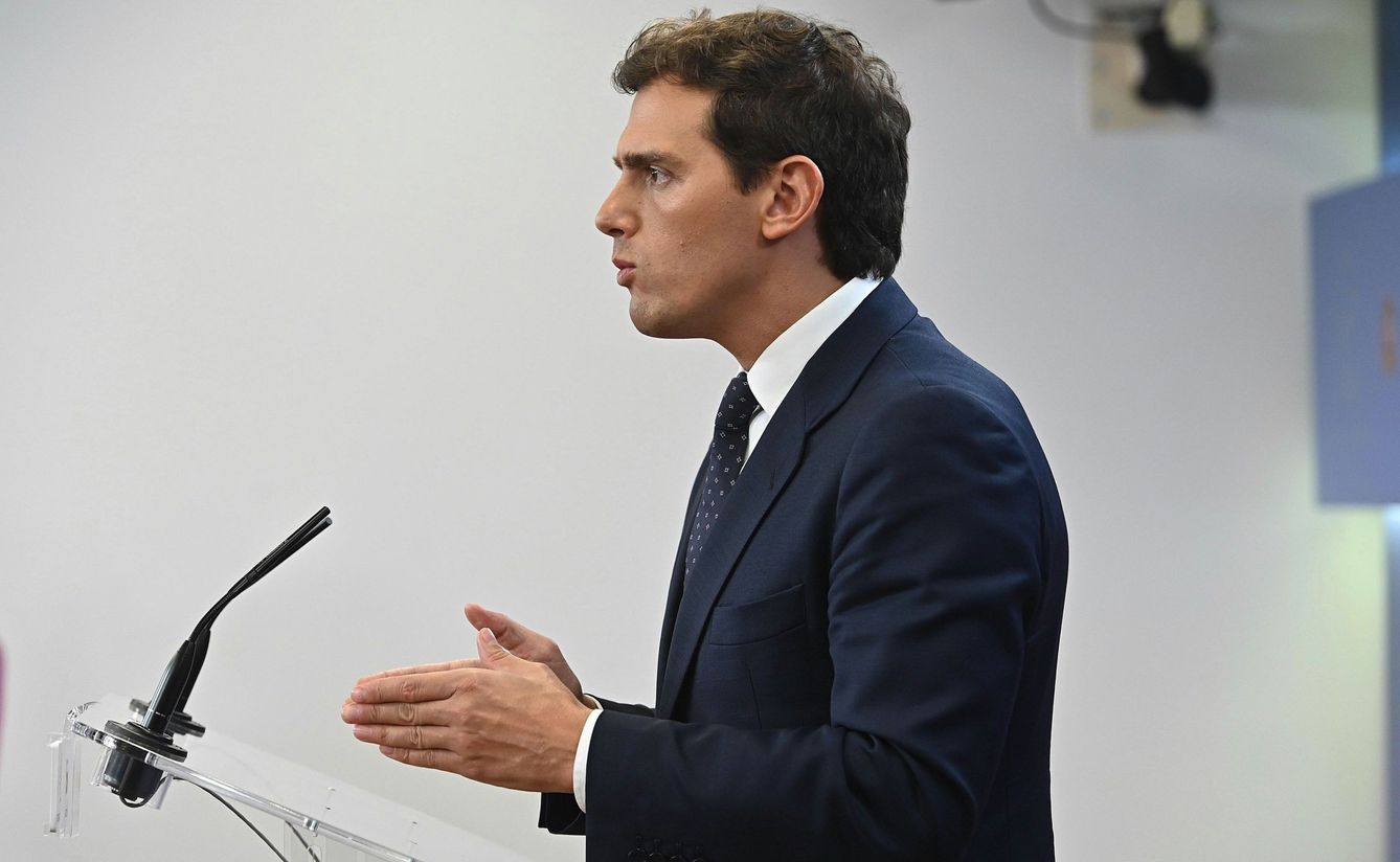 El líder de Ciudadanos, Albert Rivera, en una rueda de prensa. (EFE)