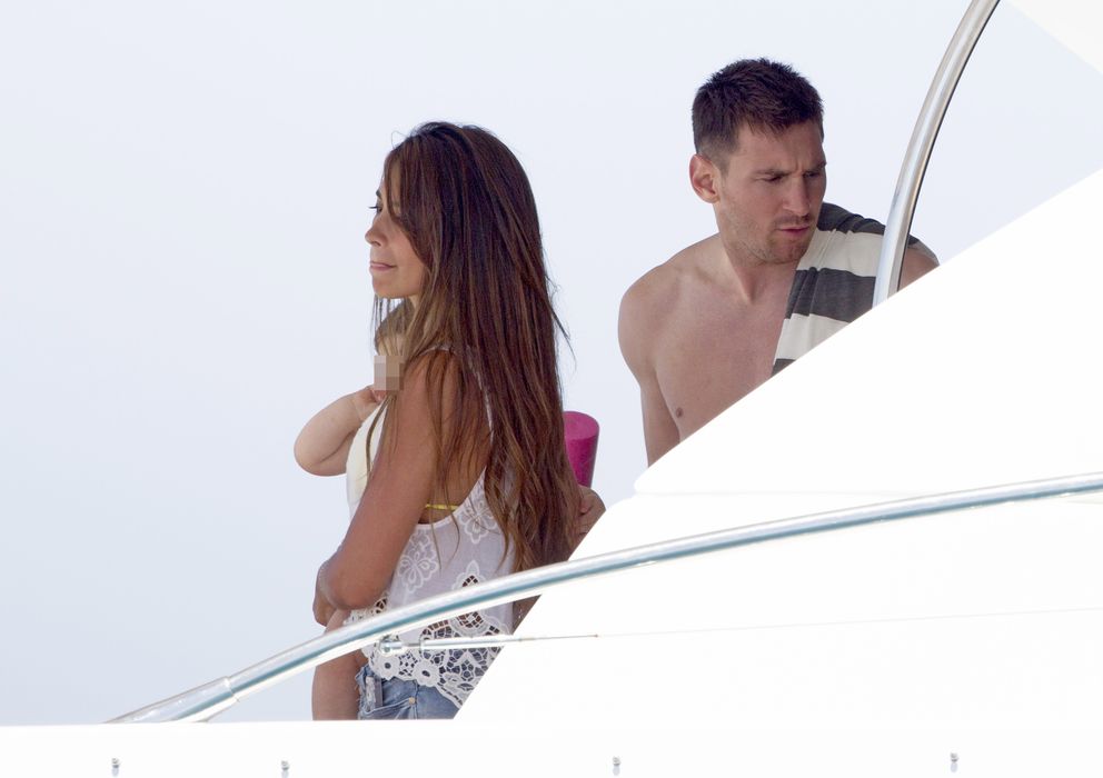 Foto: Leo Messi y Antonella en Ibiza en julio de 2013 (Gtres)