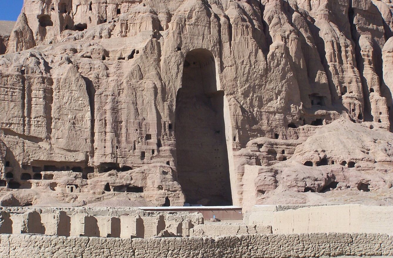 Lugar donde se erigían los Budas gigantes en Bamiyán.