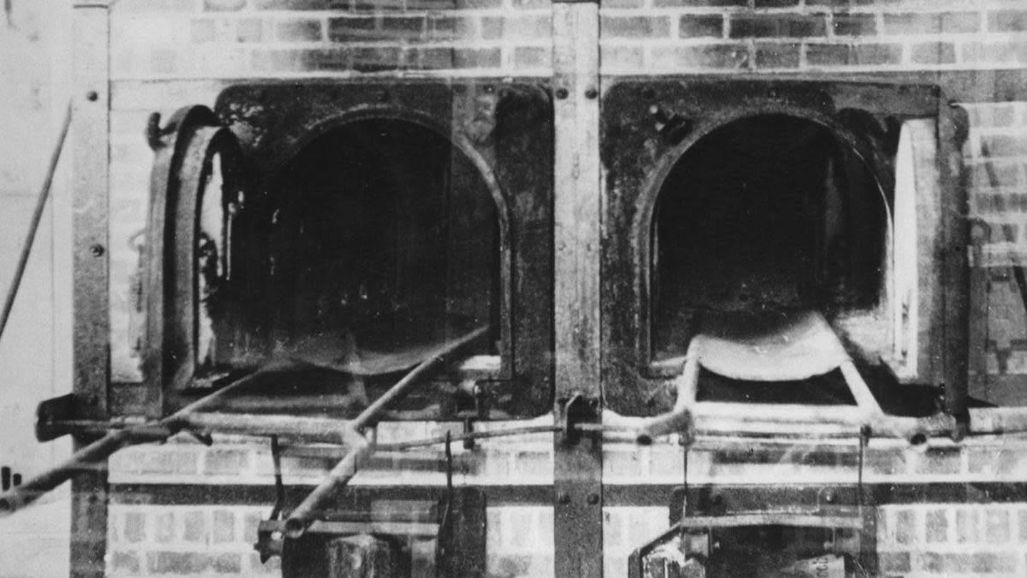Hornos crematorios de Auschwitz en 1943