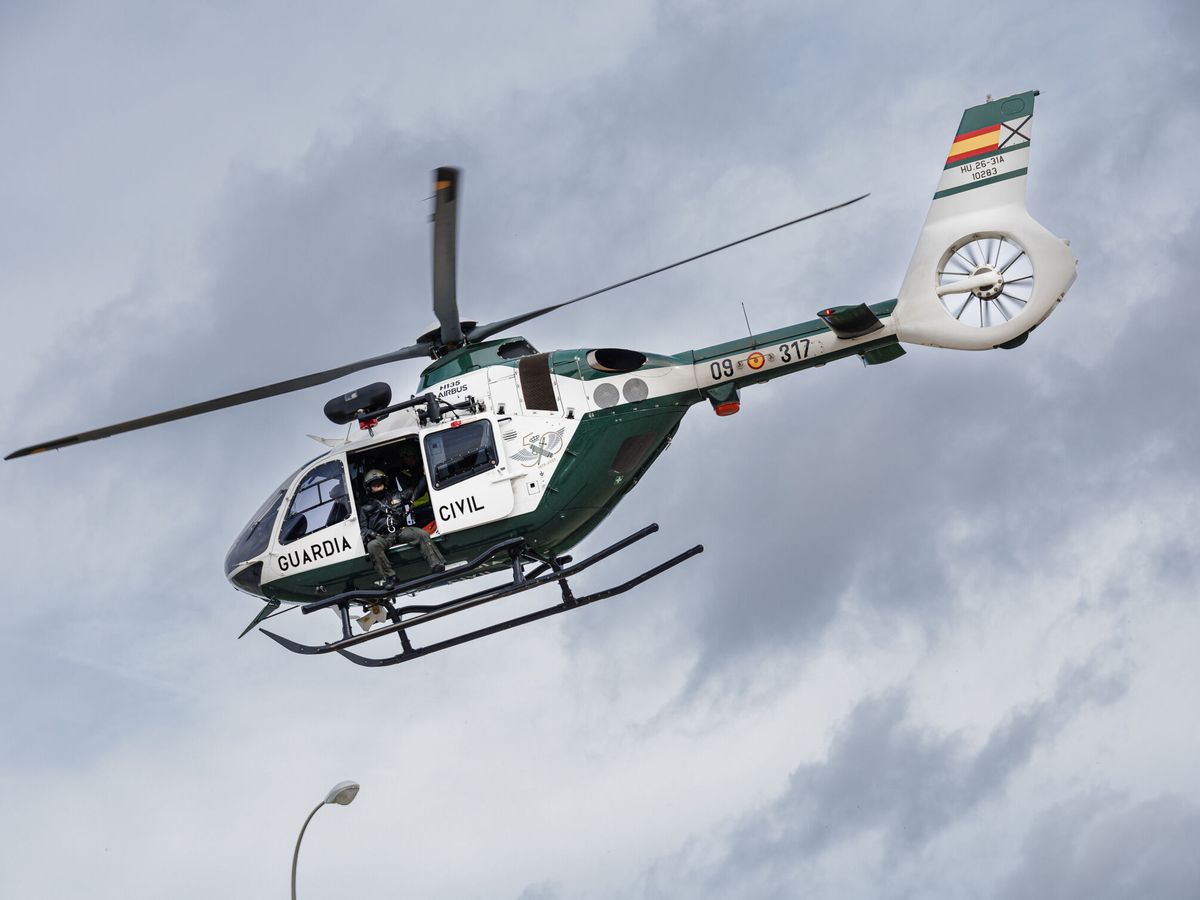 Foto: Un helicóptero de la Guardia Civil durante un simulacro de búsqueda. (EP)